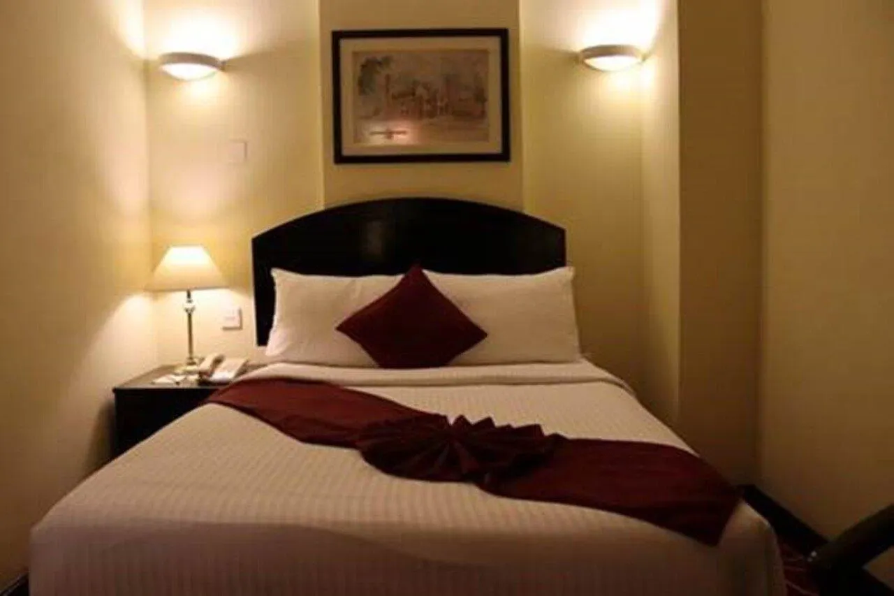 Gss Palace Hotel Ex. Sandras Inn Hotel Ντουμπάι